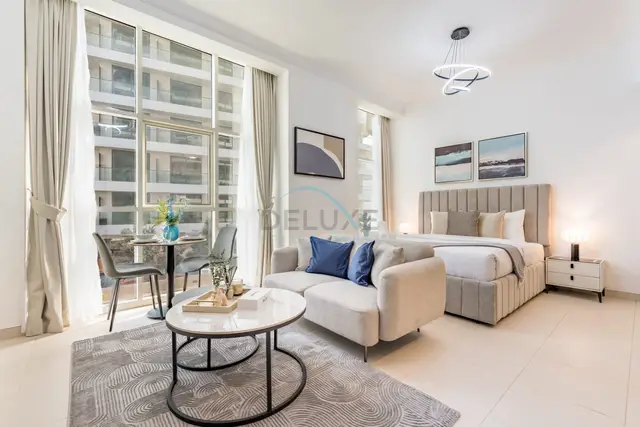 Studio Near Dubai Water Canal and Bus Station — Business Bay