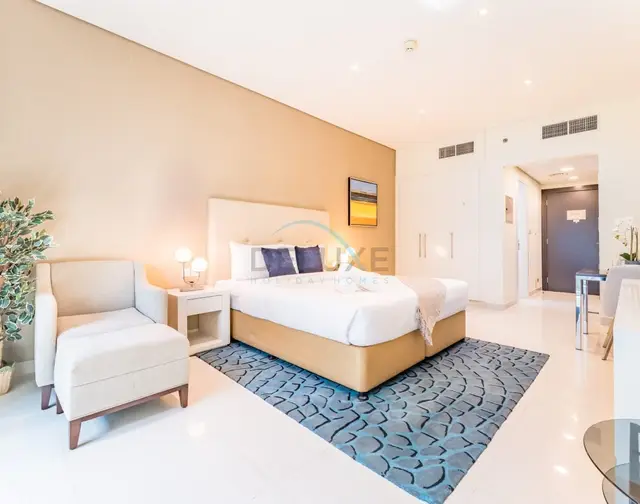 City View Studio on High Floor, Steps from Metro, Beside Water Canal — Business Bay