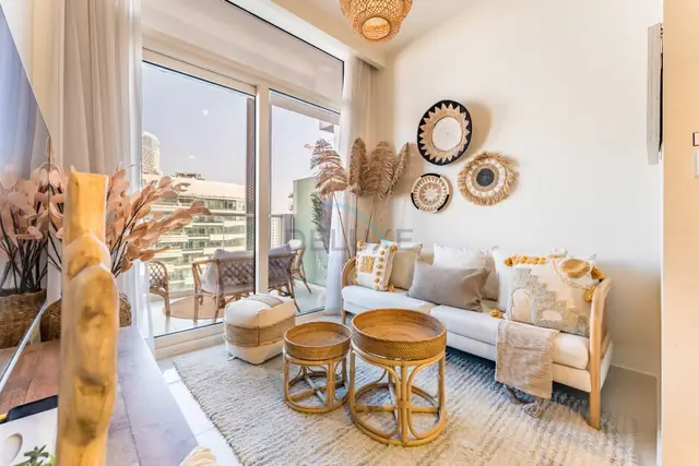 Contemporary 1-Bedroom Boho Oasis with Canal Views — Business Bay